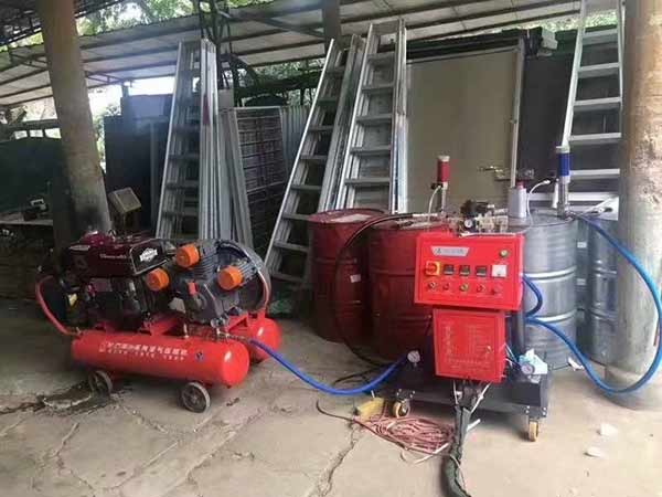 jnjx-llle4aeccaee62 小型聚氨酯噴涂機(jī)